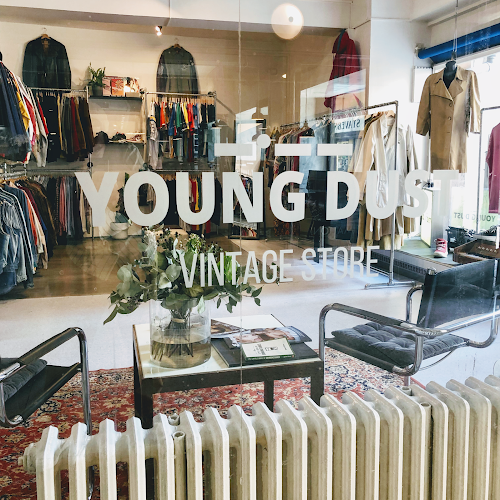 Recenze na Young Dust Vintage Store v Praha - Prodejna použitého oblečení