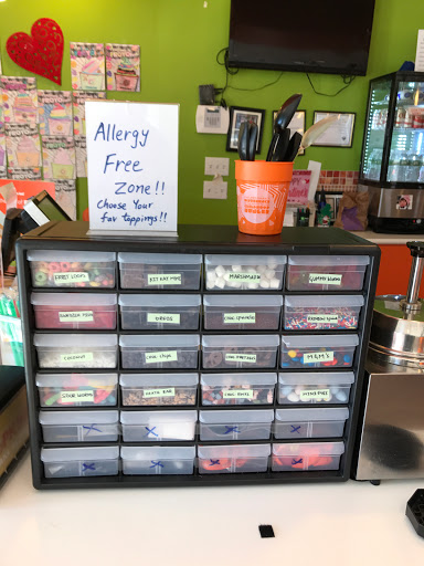 Frozen Yogurt Shop «Orange Leaf Frozen Yogurt», reviews and photos, 390 Main St, Salem, NH 03079, USA