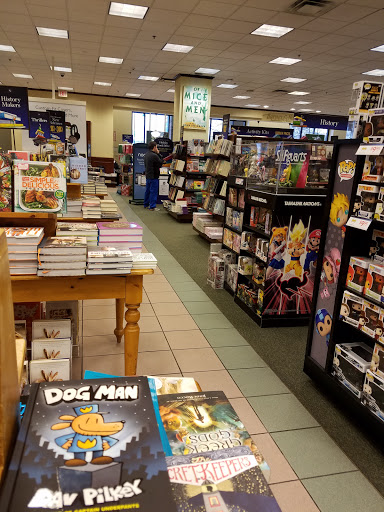Book Store «Barnes & Noble Booksellers», reviews and photos, 1739 Olentangy River Rd, Columbus, OH 43212, USA