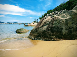 Praia da Aguada'in fotoğrafı geniş bir kıyı şeridi ile birlikte