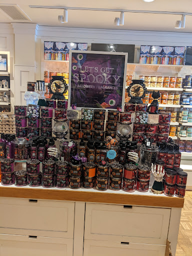 Shopping Mall «Carolina Premium Outlets», reviews and photos, 1025 Outlet Center Dr, Smithfield, NC 27577, USA