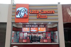 Little Caesars Pizza • Plaza Mundo Soyapango image