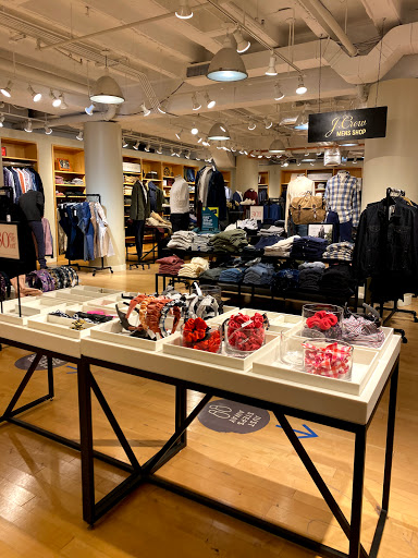 Clothing Store «J.Crew», reviews and photos, 2126 Abbott Martin Rd #141, Nashville, TN 37215, USA