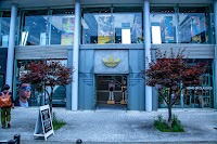 アディダス オリジナルス フラッグシップ ストア 原宿