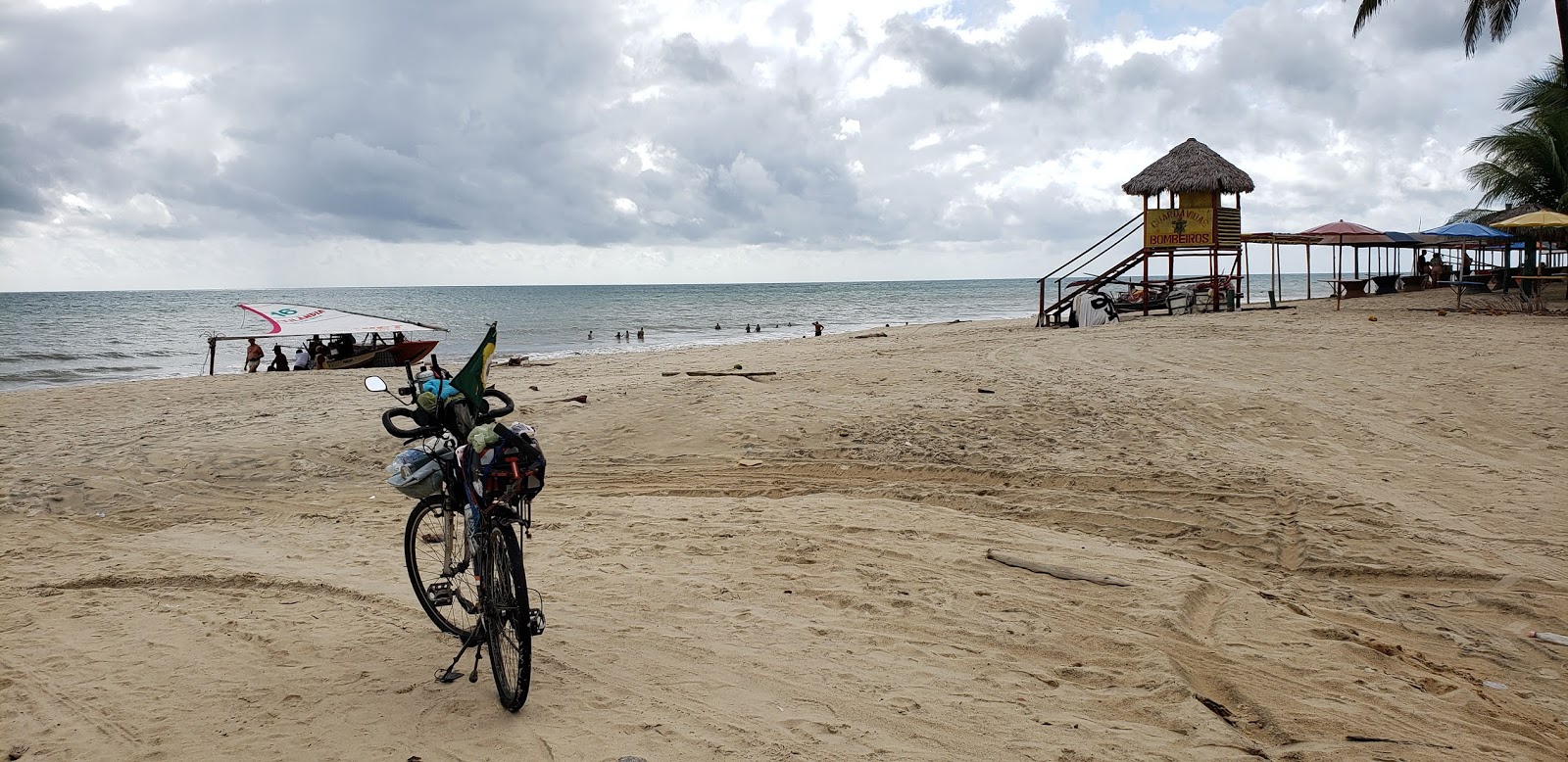 Praia de Tabuba'in fotoğrafı - rahatlamayı sevenler arasında popüler bir yer