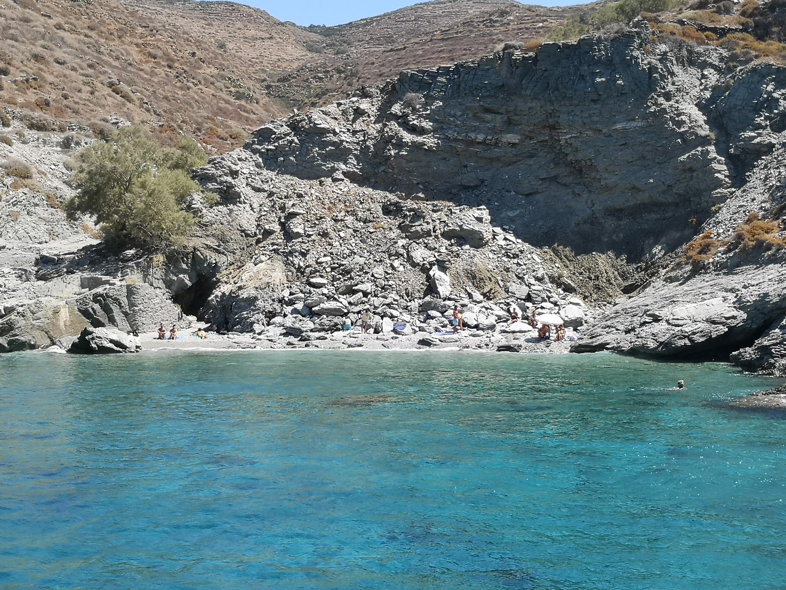 Foto di Ambeli beach con molto pulita livello di pulizia