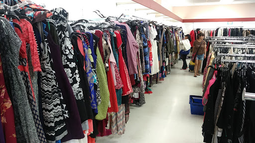 Thrift Store «Goodwill - Glendale», reviews and photos, 1622 W Glenoaks Blvd, Glendale, CA 91202, USA