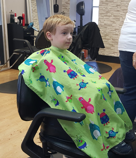 Beauty Salon «Dragonflies Salon», reviews and photos, 500 W Market St, Perkasie, PA 18944, USA