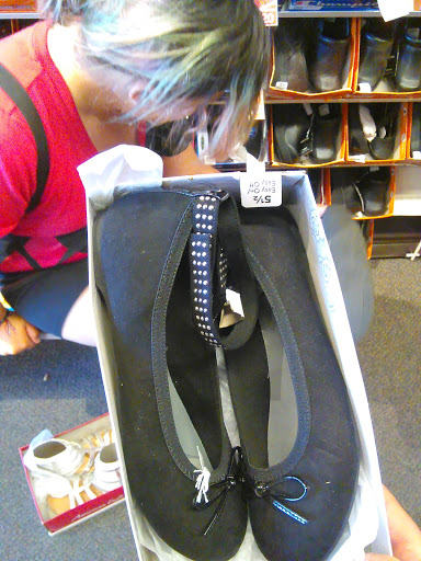 Shoe Store «Payless ShoeSource», reviews and photos, 1045 N Wilson Way, Stockton, CA 95205, USA