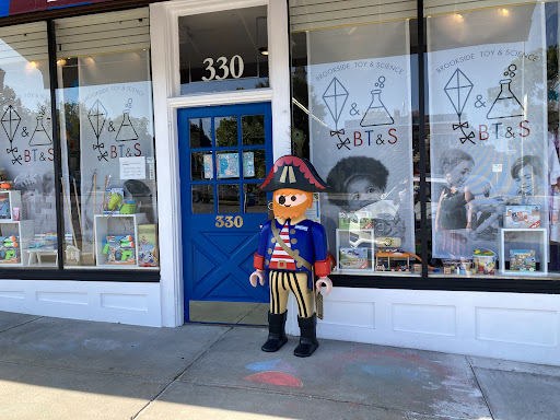 Brookside Toy and Science, 330 W 63rd St, Kansas City, MO 64113, USA, 