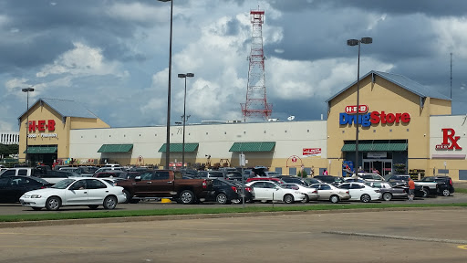 Grocery Store «H-E-B Grocery», reviews and photos, 1301 Wooded Acres Dr, Waco, TX 76710, USA