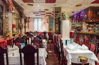 Atmosphère du Restaurant indien halal Restaurant Le palais de shah jahan Depuis 1987 à Paris - n°15