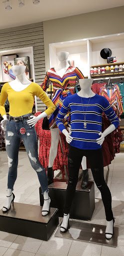 Clothing Store «Express», reviews and photos, 1400 Willowbrook Mall, Wayne, NJ 07470, USA