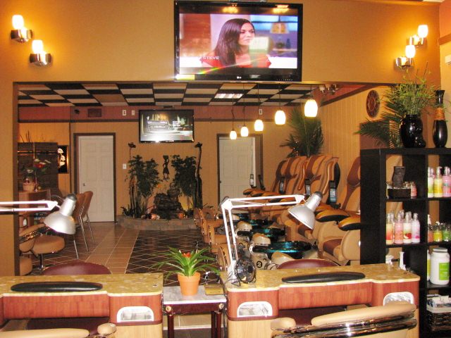 Hollywood Nails & Spa 19036