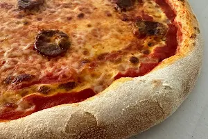 Bandoleros Pizza image