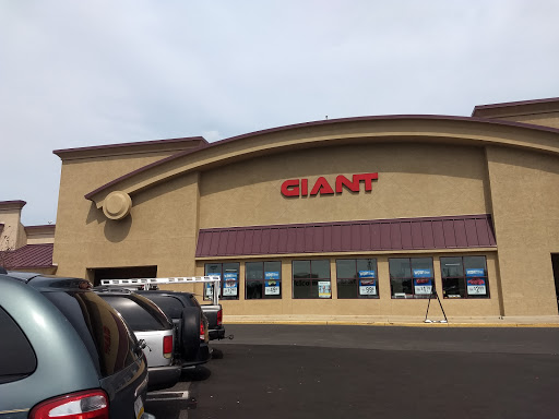 Grocery Store «Giant Food Stores», reviews and photos, 1465 W Broad St, Quakertown, PA 18951, USA
