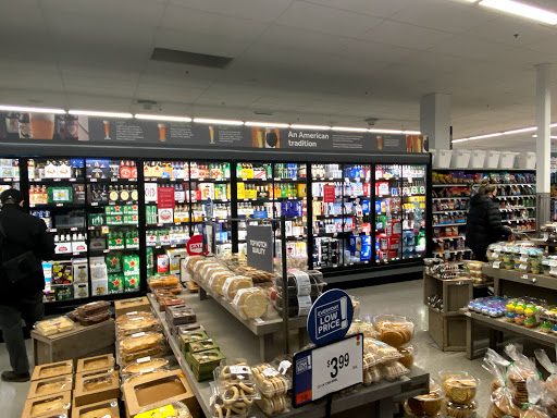 Grocery Store «Stop & Shop», reviews and photos, 25 Old Kings Hwy N, Darien, CT 06820, USA