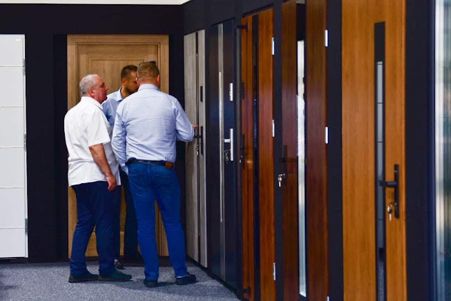 Kowalski Okna Mielec | Drzwi | Bramy Garażowe | Rolety | Plisy | Panele Podłogowe - Dostawca okien