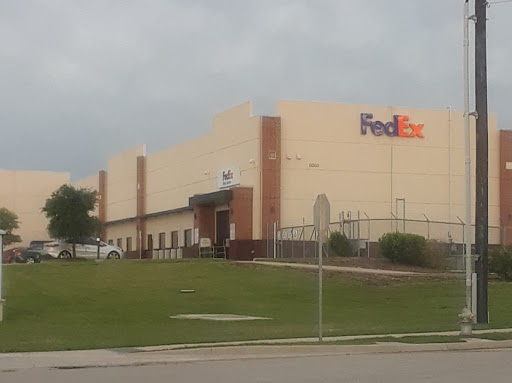 Shipping and Mailing Service «FedEx Ship Center», reviews and photos, 5000 Hanson Dr, Irving, TX 75038, USA