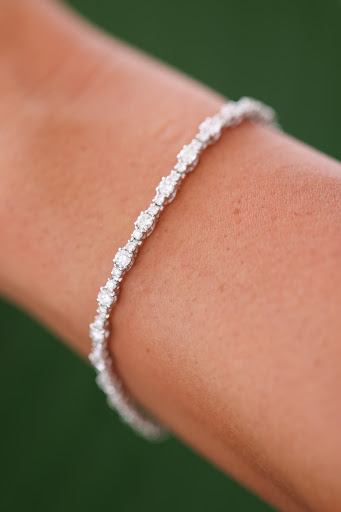 Jewelry Store «T-Bird Jewels Jewelry Store», reviews and photos, 1990 Village Center Cir, Las Vegas, NV 89134, USA