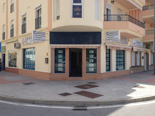 Thuis Gestión Inmobiliaria - C. Prta del Mar, nº 3, Local 17, 29740 Torre del Mar, Málaga, España