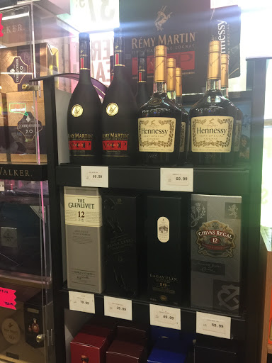 Wine Store «Bev Max Liquors», reviews and photos, 296 Wood Ave, Bridgeport, CT 06605, USA