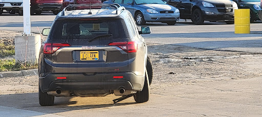 Car Dealer «McGrath Buick GMC Cadillac», reviews and photos, 1040 N Center Point Rd, Hiawatha, IA 52233, USA