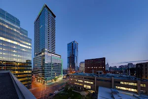 Holiday Inn & Suites Montreal Centre-Ville Ouest, an IHG Hotel image