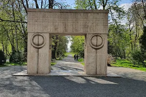 Constantin Brâncuşi Park image