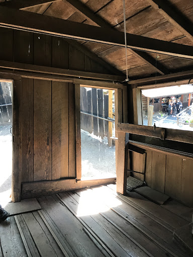 Tourist Attraction «Oregon Vortex», reviews and photos, 4303 Sardine Creek L Fork Rd, Gold Hill, OR 97525, USA