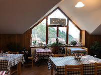 Atmosphère du Restaurant familial Au Chat Bleu à Saint-Laurent-les-Bains-Laval-d'Aurelle - n°10