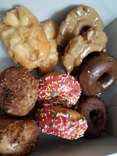 Donut Shop «Golden Donuts Place», reviews and photos, 104 E Foothill Blvd, Arcadia, CA 91006, USA