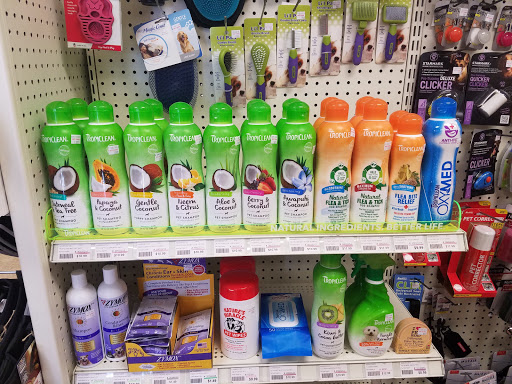 Pet Supply Store «Pet Town», reviews and photos, 1948 SE Lund Ave #101, Port Orchard, WA 98366, USA