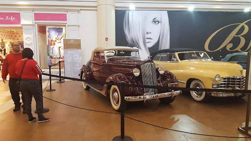 Shopping Mall «Bay Plaza Shopping Center», reviews and photos, 2100 Bartow Ave, Bronx, NY 10475, USA