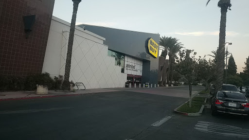 Electronics Store «Best Buy», reviews and photos, 12989 Park Plaza Dr, Cerritos, CA 90703, USA