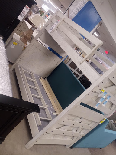 Outlet Store «Rooms To Go Outlet Furniture Store - Hialeah», reviews and photos, 750 W 49th St, Hialeah, FL 33012, USA