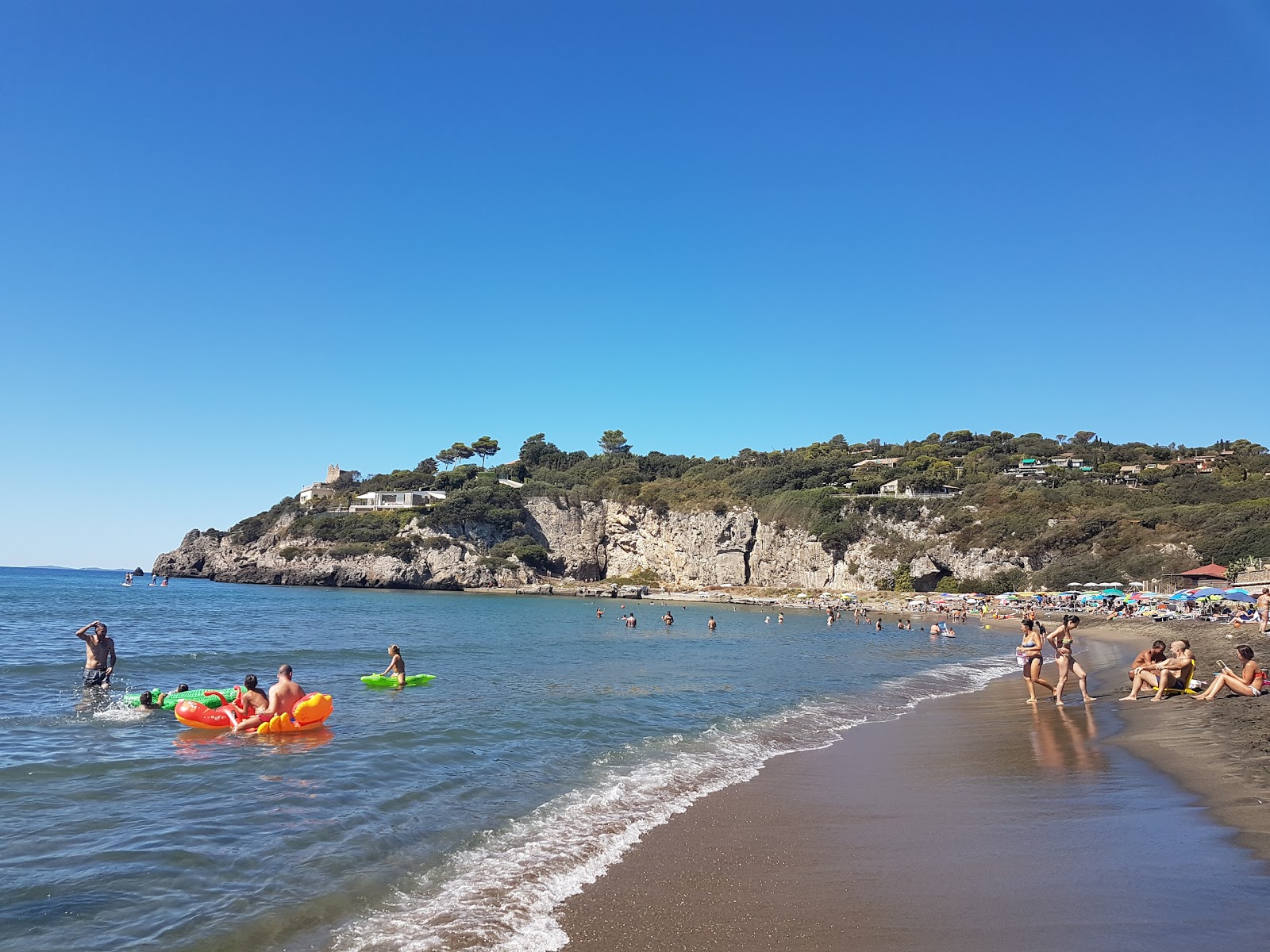 Fotografie cu Ansedonia beach cu nivelul de curățenie in medie