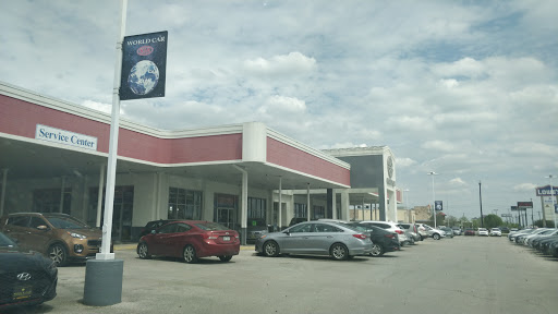 World Car Kia South, 7915 Interstate 35 Access Rd, San Antonio, TX 78224, USA, 