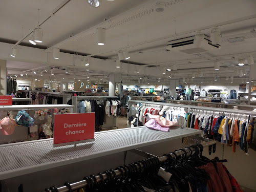 Magasin de vêtements H&M Charleville-Mézières