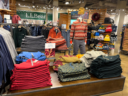Clothing Store «L.L. Bean», reviews and photos, 75 Evergreen Way, South Windsor, CT 06074, USA