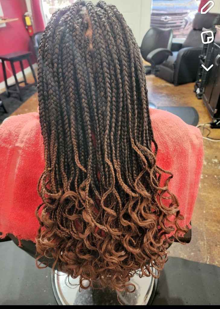 Amara's Beautiful Moments Hair Salon 32967