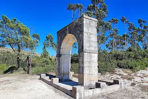 Arco da Memoria do Arrimal image