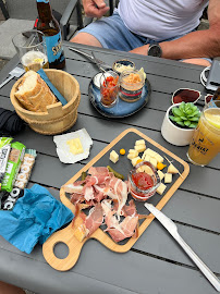 Plats et boissons du Restaurant de fruits de mer « Chez Pif »Bar à Huîtres Luz Saint Sauveur - n°9