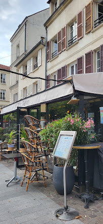 Atmosphère du Restaurant O P'tit Resto à Suresnes - n°2
