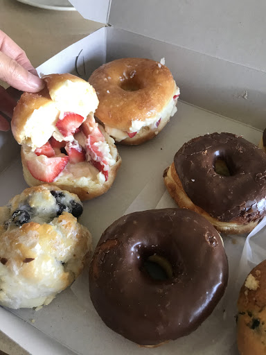 Donut Shop «Stevenson Donuts & Bakery», reviews and photos, 25814 Hemingway Ave, Stevenson Ranch, CA 91381, USA