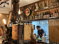 Atmosphère du Restaurant Black Sails - A Pirate Tavern By Chef LeChat à Cannes - n°12