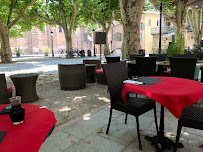 Atmosphère du Restaurant La Place à Villecroze - n°3