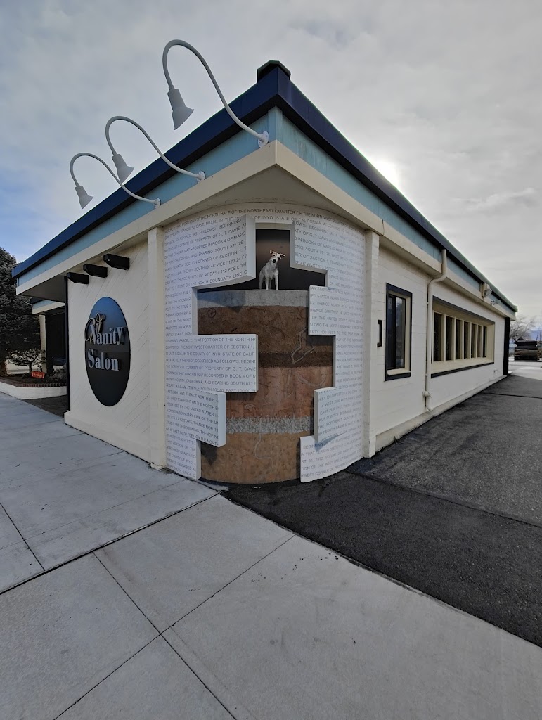Vanity salon 93514