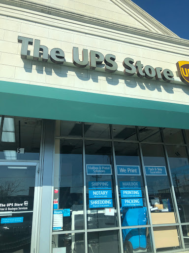 Shipping and Mailing Service «The UPS Store», reviews and photos, 53 E Merrick Rd, Freeport, NY 11520, USA