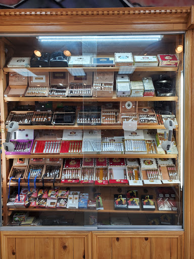 Tobacco Shop «American Smoke & Vape», reviews and photos, 217 E Army Trail Rd, Glendale Heights, IL 60139, USA